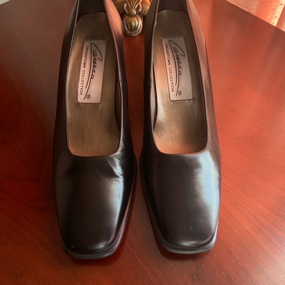 Women’s Dress Shoes - Picture 3 of 5
